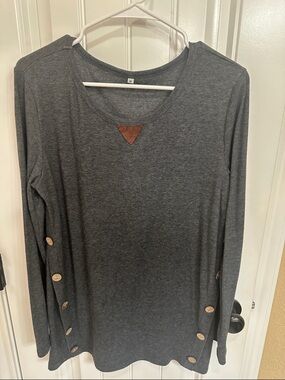 Women’s Long Sleeve Button-Side Top - Gray